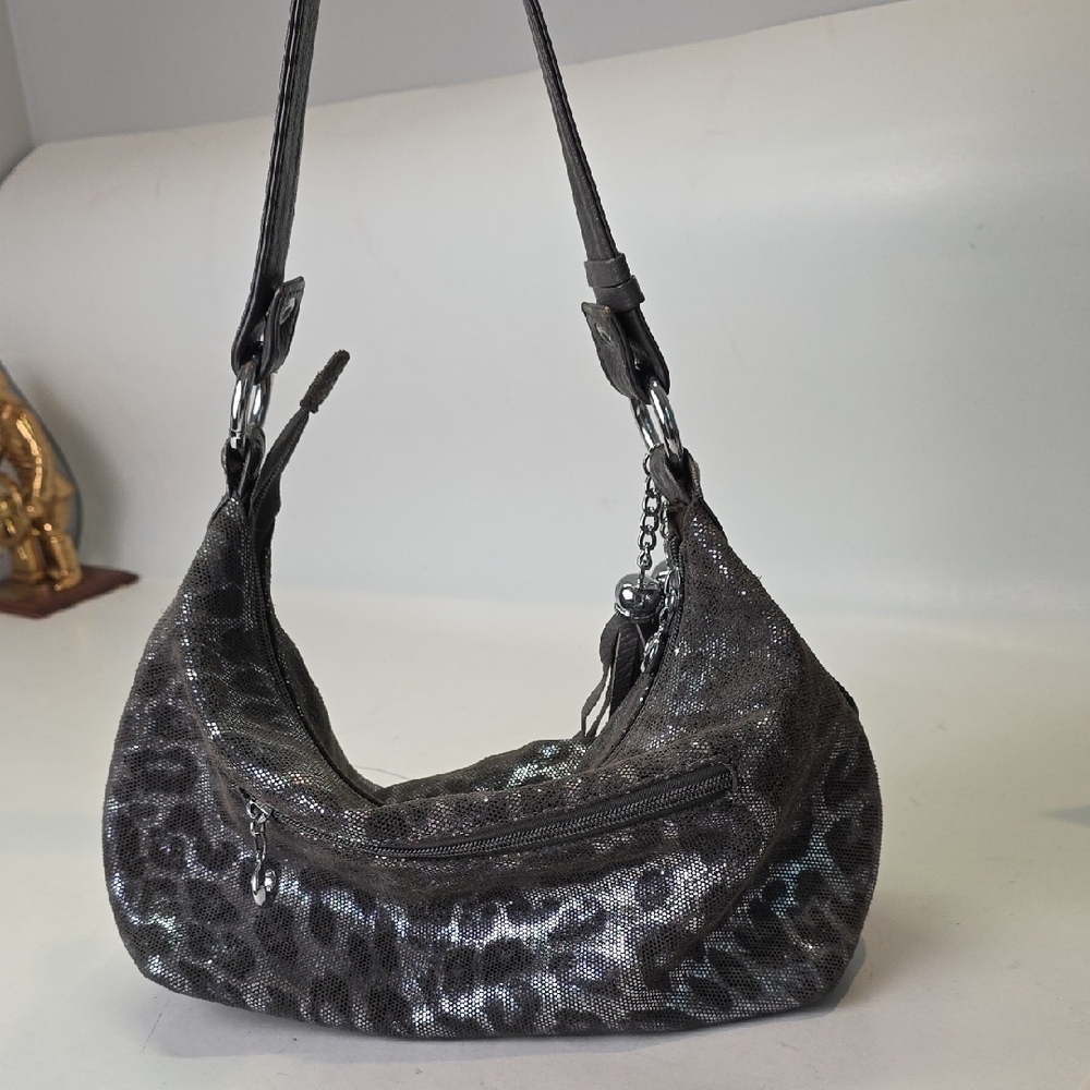 Elegant Silver Gray Leopard Print Leather Shoulder Bag - Picture 5 of 12